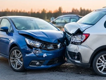 Deux véhicules endommagés après un sinistre